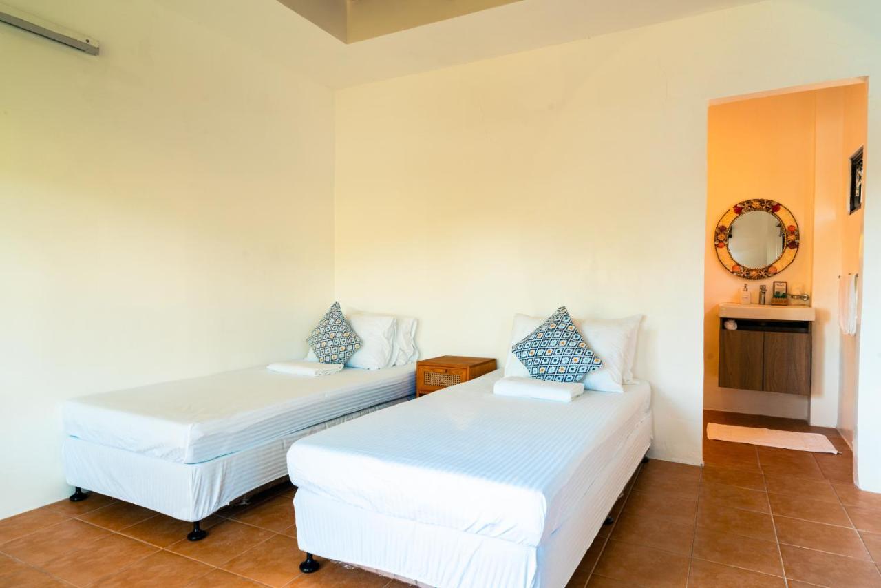Marina Del Sol Resort & Yacht Club باسانغا الغرفة الصورة